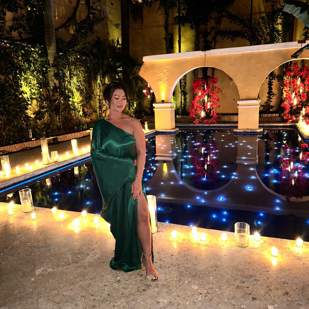 Emerald One-Shoulder Satin Gown